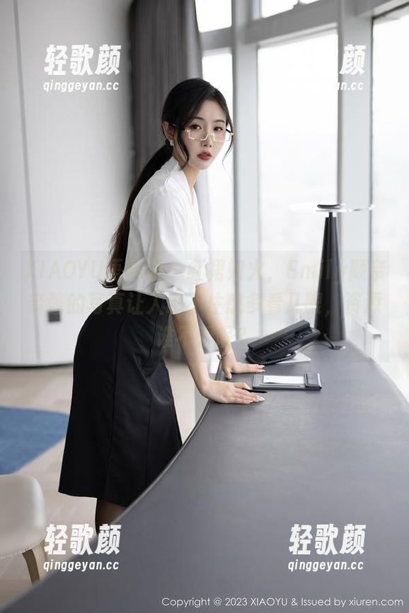 XIAOYU语画界 - 红裙如火，Emily顾奈奈酱的写真让人忍不住想多看几眼，资源谁不爱呢？