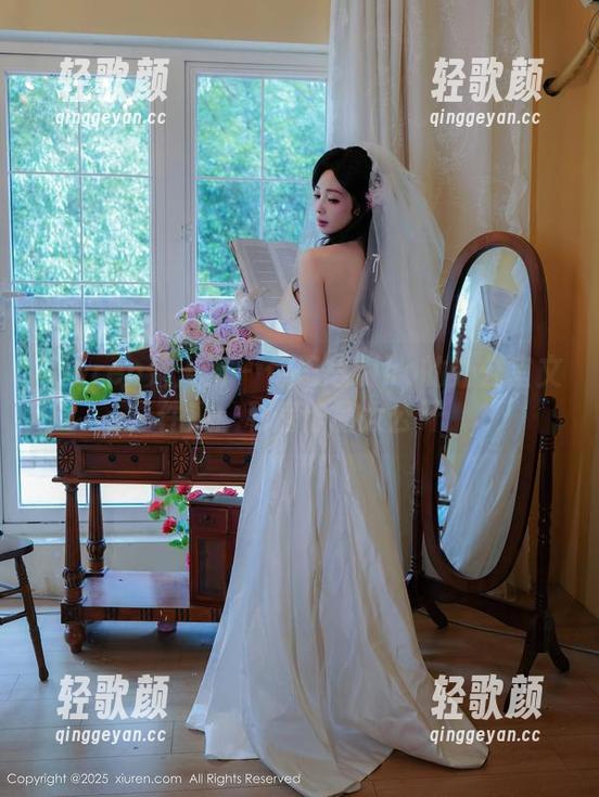 Xiuren秀人网 - 伊思思niko的办公室文件夹：私房作品大公开