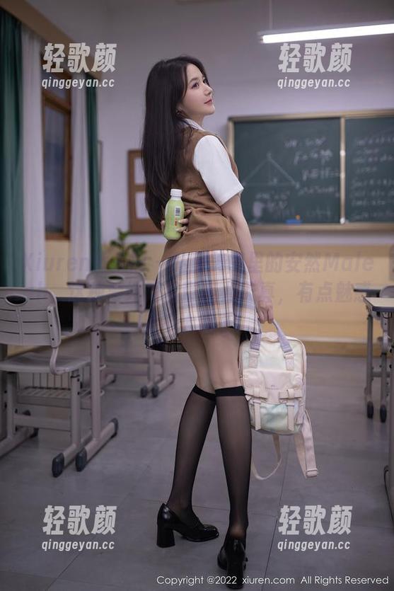 Xiuren秀人网 - 私房美图里的安然Maleah，这种清纯简直带点儿天真，有点魅惑又不太明了。