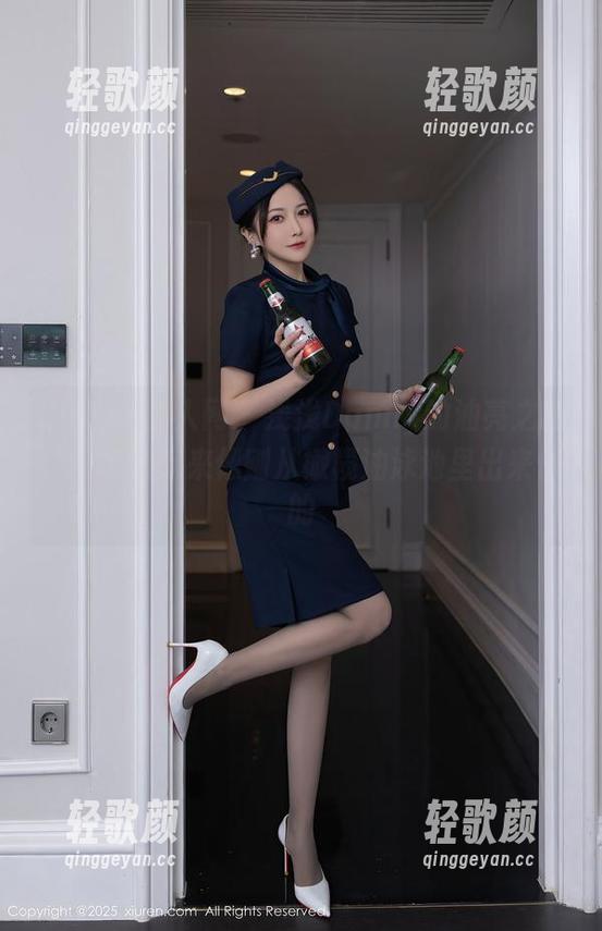 Xiuren秀人网 - 浅浅Danny的油亮之旅：图集看起来像刚从橄榄油泳池里出来似的