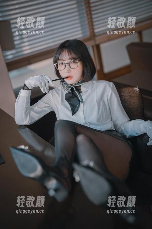 孙乐乐(손예은)的棉袜或许会让你重新定义cos的意义。
