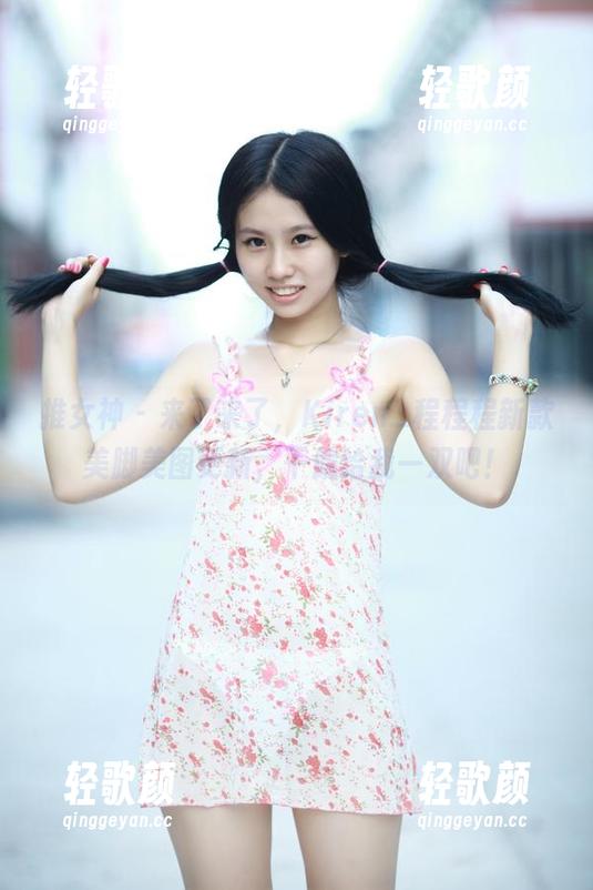 推女神 - 来了来了，Kiren_程程程新款美脚美图更新，干脆给我一双吧！
