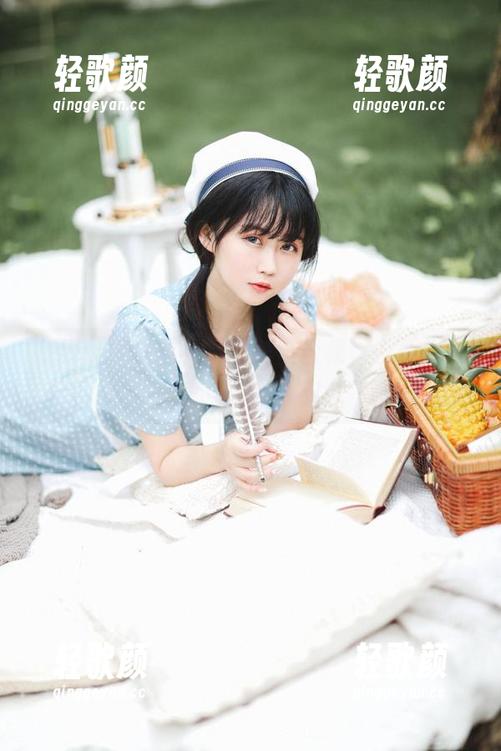 在线观赏是依酱呀的美腿合集，友情提示：小心心脏啊！