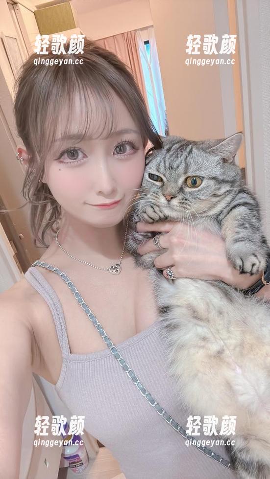 最新红裙合集中，月城委员会又来撩了！