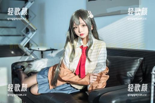看樱井小莜的黑丝，下载的时候不由自主地想试试，但我会不会翻车呢？