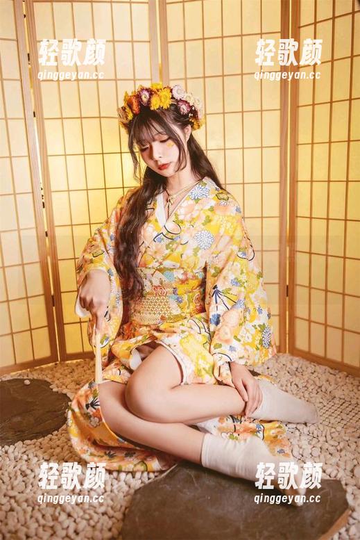 玉汇yuuhui来了！她的吊带私房照，夹带闪光效果！