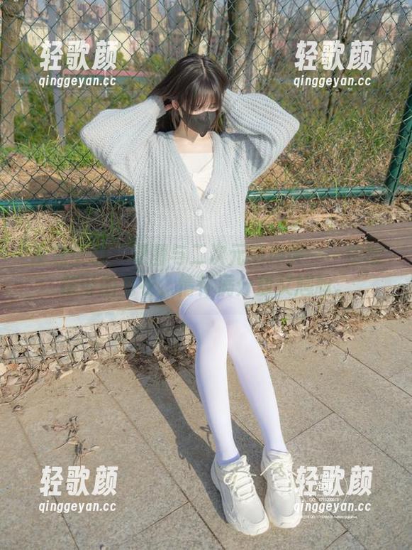 紧急企划 - 原图与二次元的冲突——樱樱樱可的毛衣，情怀满分却又尴尬。