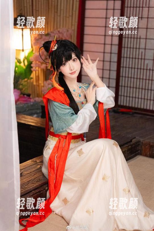 紫氯氯的女王合集——一场“王位争夺战”，不小心把我也拉进去了。