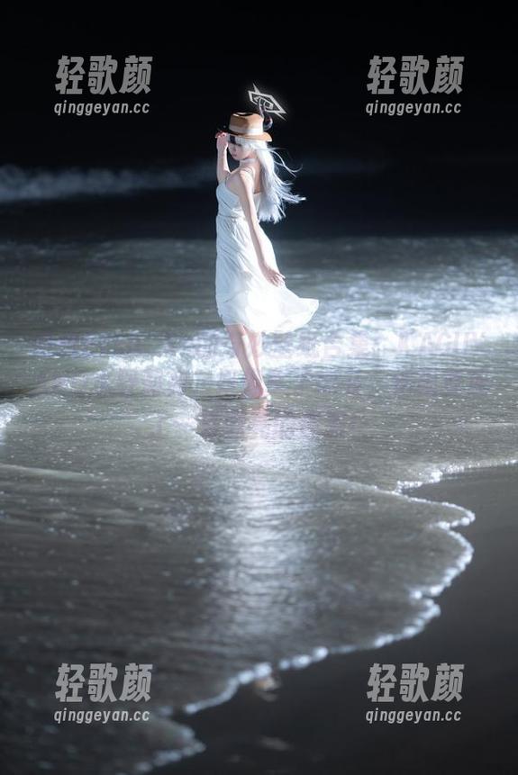纸悦Etsu_ko的奇妙壁纸合集：KAGUYANO水野莉莉，好像拿了情书，结果变成了一堆漂亮的像素！