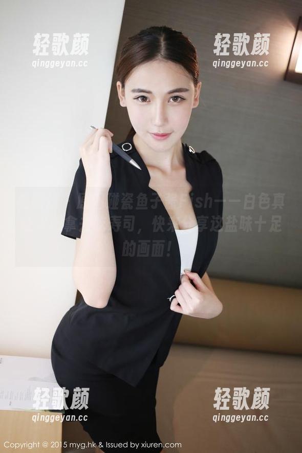 美媛馆 - 原图碰瓷鱼子酱Fish——白色真让人想拿去吃寿司，快来分享这盐味十足的画面！
