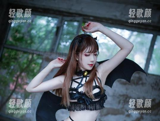 分享一波翎柒菜菜的白毛衣图集：看她怎么把白色变成魔法！