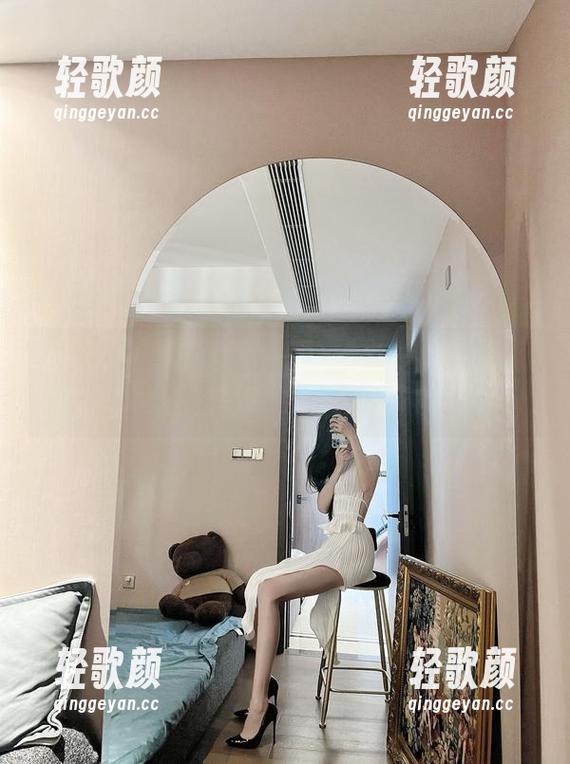 微密圈 - 穿衣有道，镂空分秒必争，葛征福利写真更新上线！