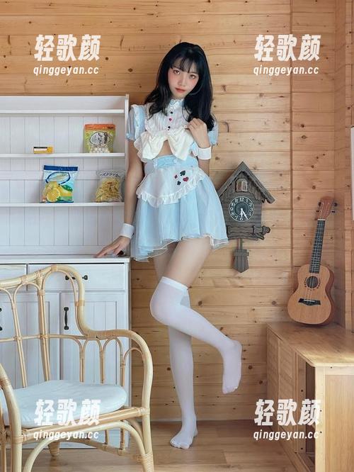 黑丝与t恤的交锋，西瓜少女为你呈现美图中的另一面！