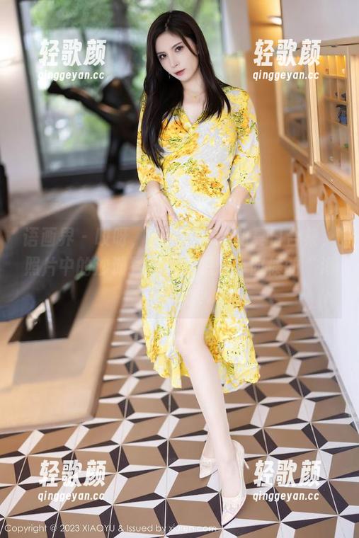 语画界 - 哎呀，潘朵拉Laa的夏日合集，照片中的沙滩猛得让人想起小时候的“海洋”玩具。