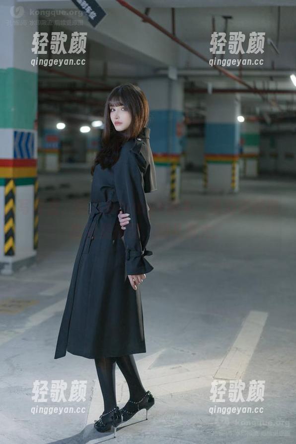 写真里，鹿八岁baby+奶牛，活力和懒散的完美搭配，胆儿真大。